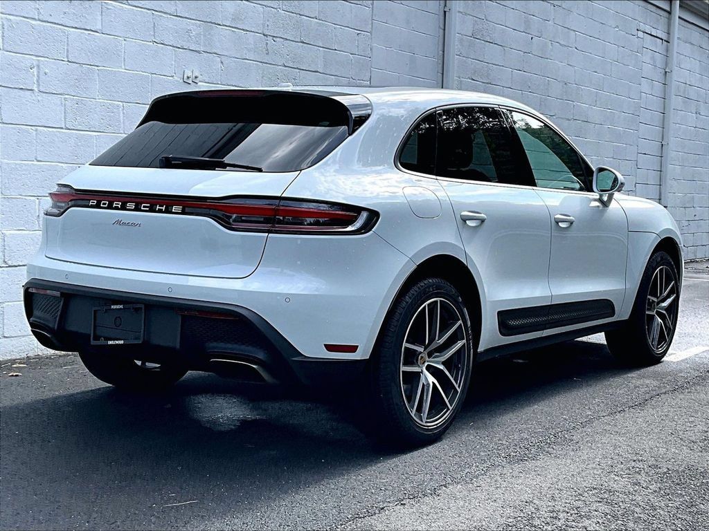 Certified 2026 Porsche Macan AWD/4WD image 17