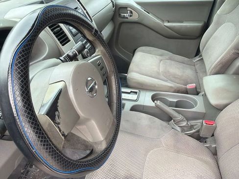 Used 2012 Nissan Frontier SV AWD/4WD image 19