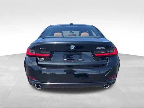 Used 2025 BMW 330i xDrive Sedan w/ Premium Package AWD/4WD image 4