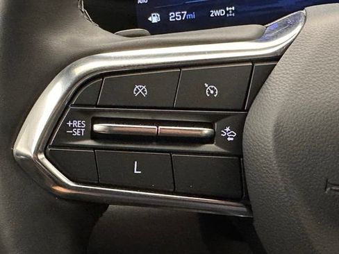 Used 2025 Chevrolet Equinox LT w/ Convenience Package II AWD/4WD image 9