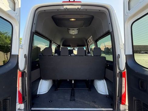 Used 2019 Mercedes-Benz Sprinter 2500 image 18