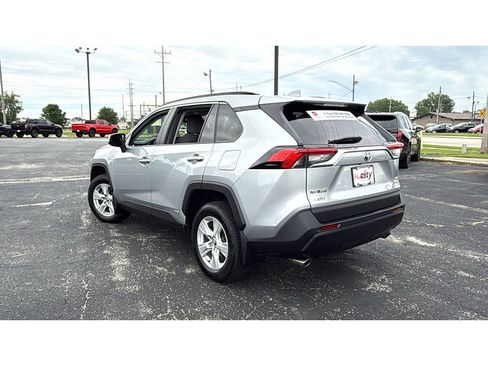 Certified 2020 Toyota RAV4 XLE w/ XLE Grade Weather Package AWD/4WD image 5