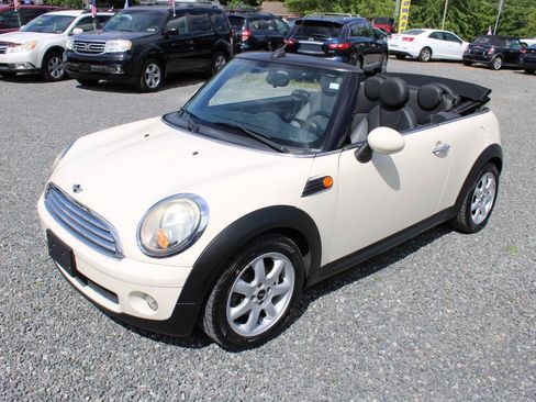 Used 2009 MINI Cooper Convertible FWD image 2