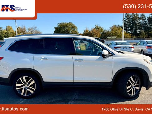 Used 2017 Honda Pilot Touring image 9