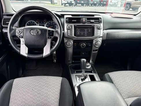 Certified 2017 Toyota 4Runner SR5 AWD/4WD image 30