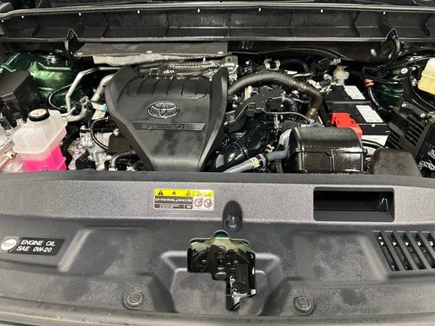 Used 2025 Toyota Highlander XLE image 76