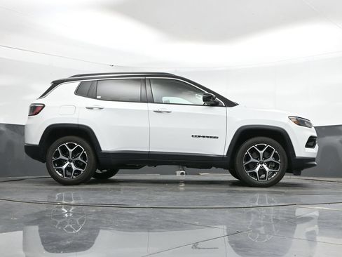 Used 2025 Jeep Compass Limited AWD/4WD image 42