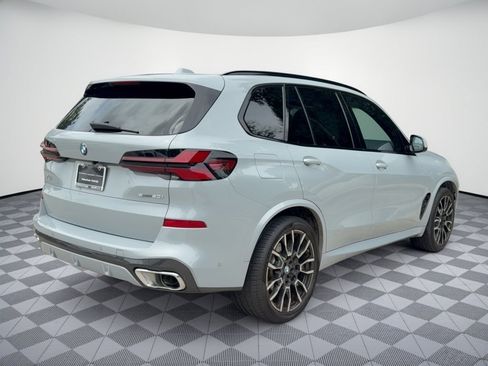 Used 2024 BMW X5 sDrive40i w/ M Sport Package RWD image 9