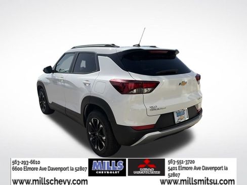 Used 2023 Chevrolet TrailBlazer LT FWD image 3