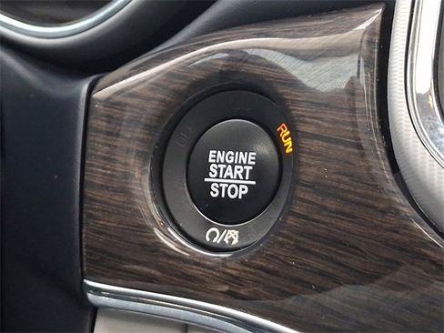 Used 2018 Jeep Grand Cherokee Summit image 24