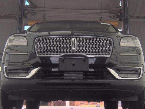 Used 2019 Lincoln Nautilus Select FWD image 3