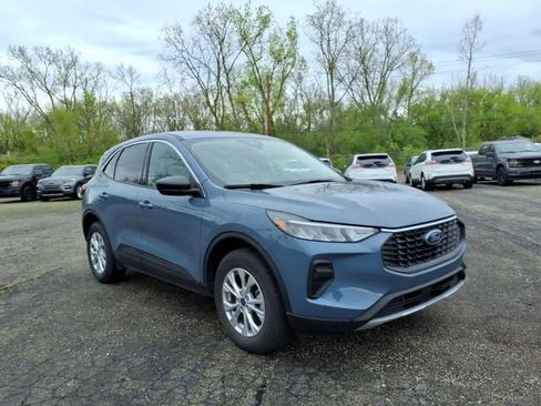 Used 2023 Ford Escape Active AWD/4WD image 3