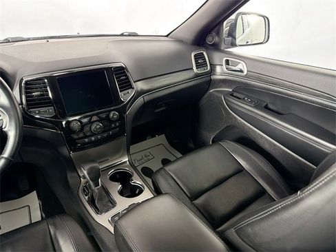 Used 2022 Jeep Grand Cherokee Limited image 21