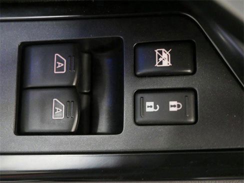 Used 2023 Nissan GT-R Premium w/ Premium Interior Package image 17