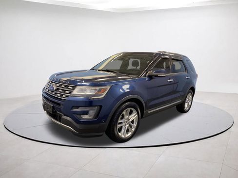 Used 2017 Ford Explorer Limited w/ Equipment Group 301A image 3