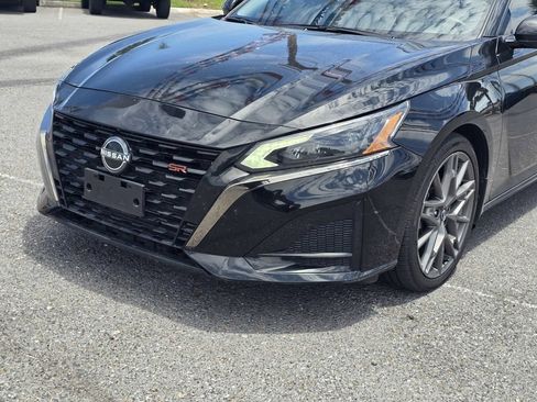 Used 2023 Nissan Altima 2.0 SR FWD image 10