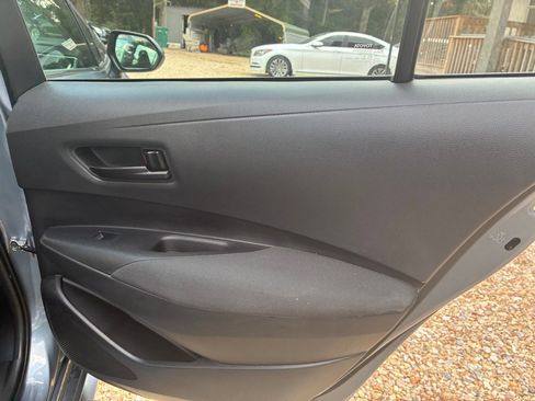 Used 2022 Toyota Corolla LE image 19