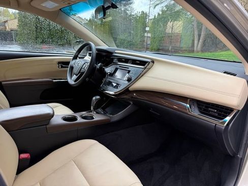 Used 2014 Toyota Avalon XLE FWD image 10