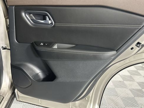 Certified 2021 Nissan Rogue Platinum AWD/4WD image 32
