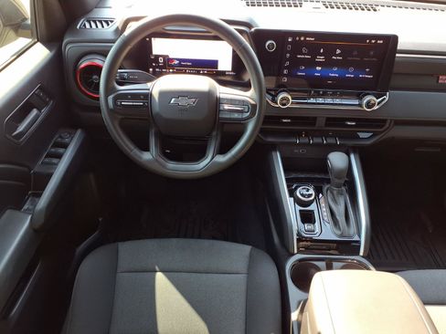 Used 2024 Chevrolet Colorado Trail Boss w/ Technology Package AWD/4WD image 3