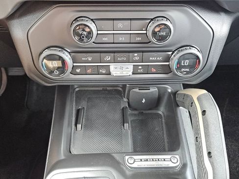 Used 2025 Ford Bronco Badlands AWD/4WD image 19