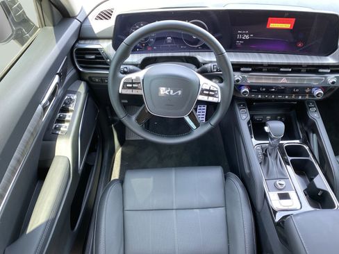 Certified 2025 Kia Telluride SX FWD image 9