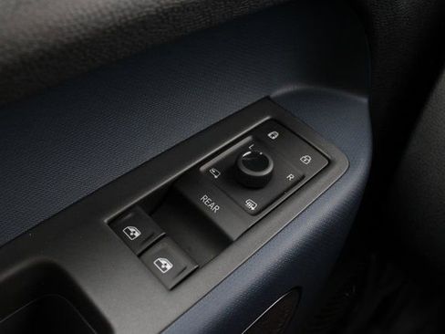 New 2025 Volkswagen ID. Buzz Pro S RWD image 14