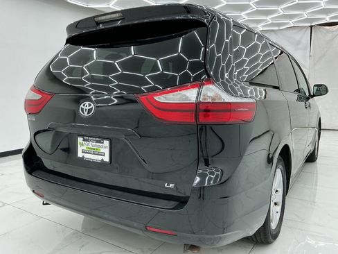 Used 2015 Toyota Sienna LE FWD image 8