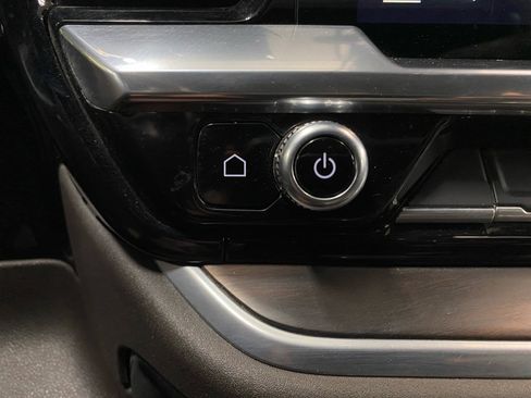 Used 2022 GMC Sierra 1500 SLT w/ SLT Convenience Package image 17