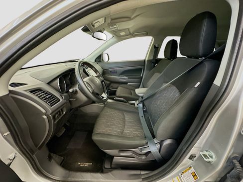 Used 2025 Mitsubishi Outlander Sport AWD image 13