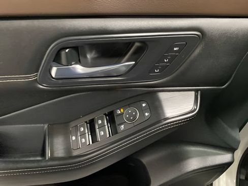Certified 2023 Nissan Rogue SL w/ SL Premium Package AWD/4WD image 9