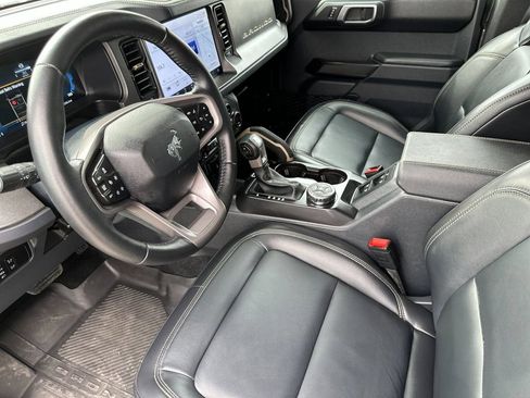 Certified 2025 Ford Bronco Badlands image 9