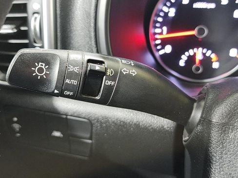 Used 2020 Kia Sportage LX image 11