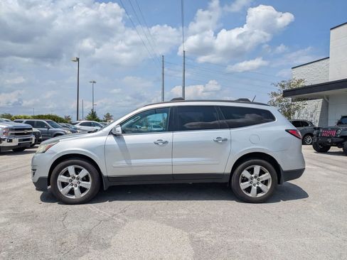 Used 2017 Chevrolet Traverse LT w/ Style and Technology Package AWD/4WD image 7