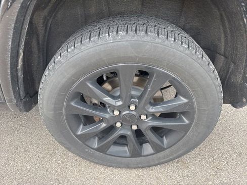 Used 2019 Jeep Grand Cherokee Altitude image 12