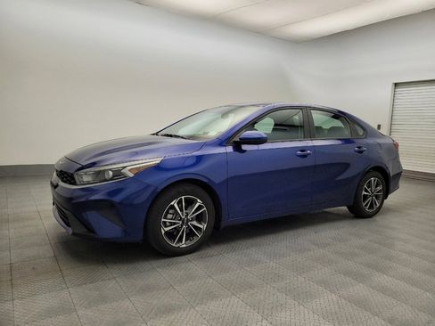Used 2022 Kia Forte LXS image 2