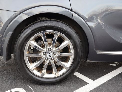 Used 2018 Kia Sorento SX image 10