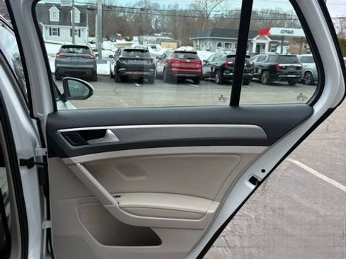 Used 2015 Volkswagen Golf SE w/ Golf Sport Package image 38