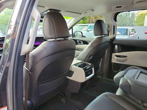 Certified 2023 Kia Carnival EX w/ Paint Protection Package FWD image 11