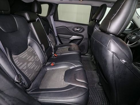 Used 2022 Jeep Cherokee Latitude w/ Sun & Sound Group image 19