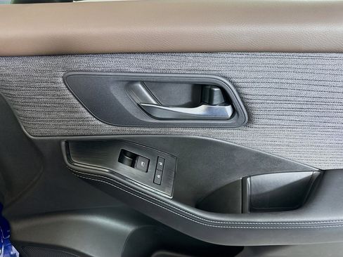 Used 2023 Nissan Rogue SV image 31