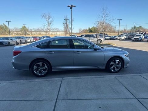 Used 2019 Honda Accord EX image 5