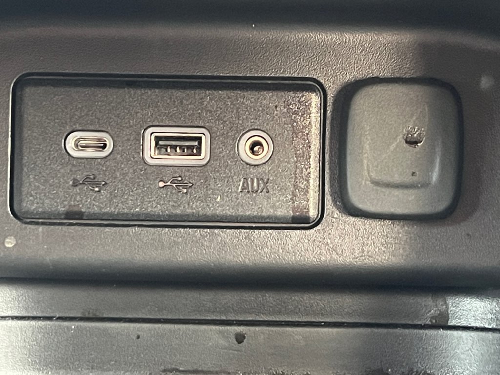Used 2024 Chevrolet Equinox LT FWD image 6