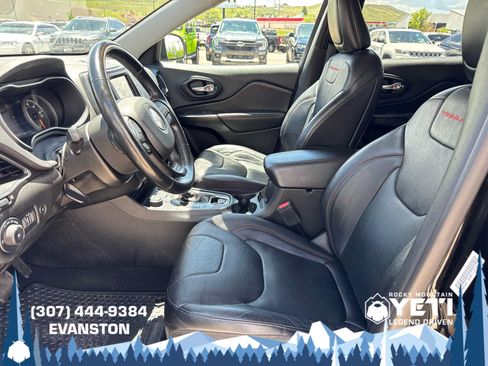 Used 2021 Jeep Cherokee Trailhawk w/ Premium Leather Package AWD/4WD image 23