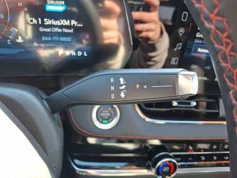 Certified 2025 Chevrolet Equinox RS w/ Safety and Technology Package image 14