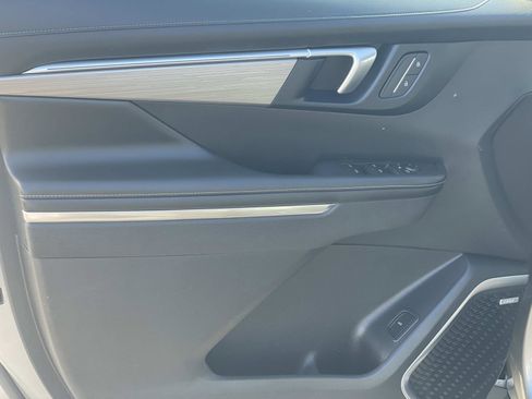 Used 2025 Buick Enclave Preferred image 23