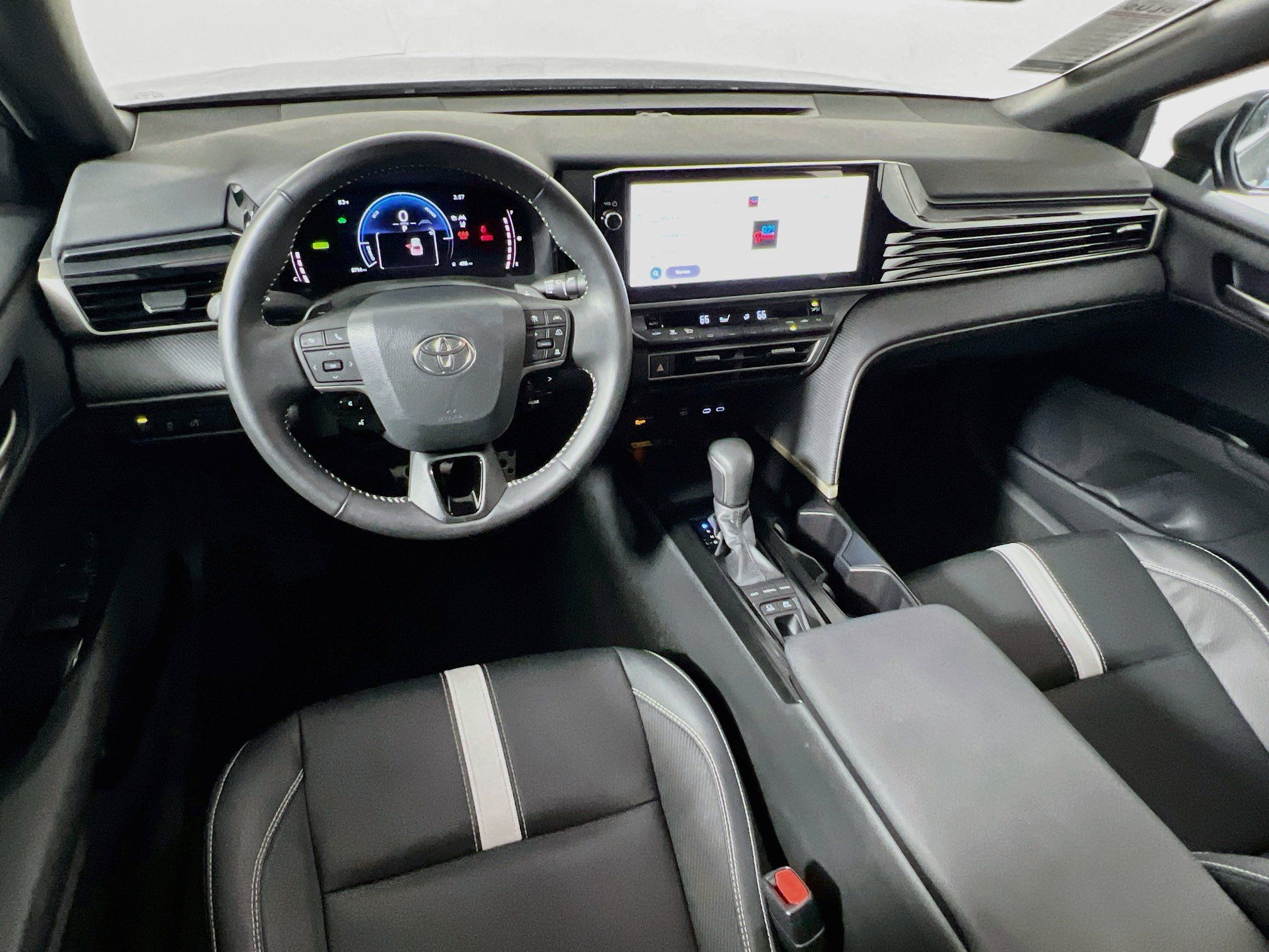 Used 2026 Toyota Camry SE w/ Multimedia Upgrade Package FWD image 28