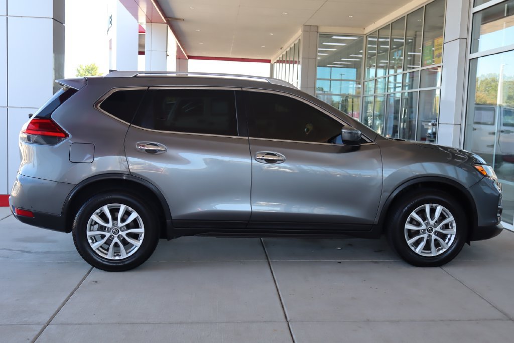 Used 2017 Nissan Rogue SV FWD image 11