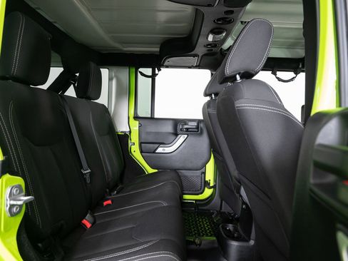 Used 2016 Jeep Wrangler Unlimited Sahara w/ Connectivity Group image 22