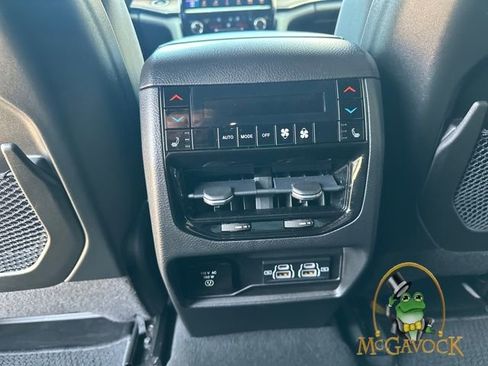 Used 2023 Jeep Grand Cherokee Summit w/ Adv Protech Group IV image 21